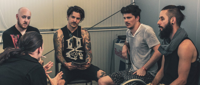 FOTO: S Our Last Night, In Flames, Bad Omens nebo Kodaline v backstagi Rock for People