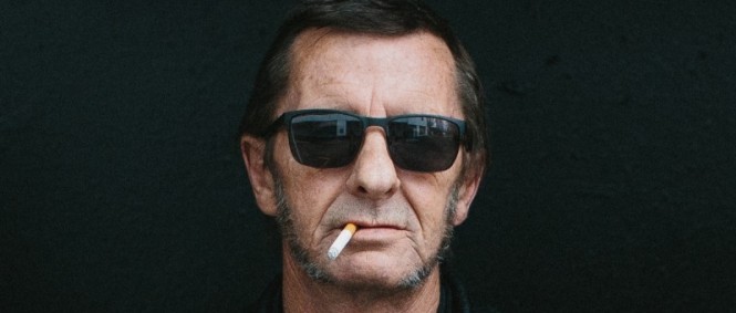 Bubeník AC/DC Phil Rudd odsouzen k osmi měsícům vězení