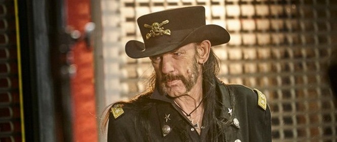 Lemmy si tři týdny před smrtí zahrál v reklamě na mléko