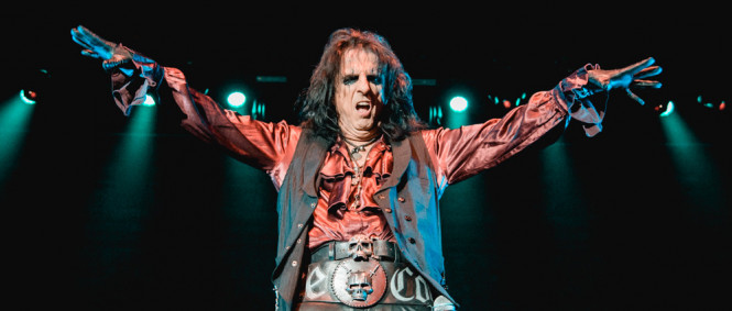 Alice Cooper využívá koncertní pauzy k dodělaní nového alba