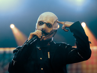 Vypadá to jako Slipknot, ale nezní to jako Slipknot a nejmenuje se to Slipknot. Co je to?