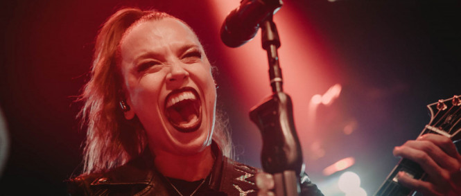 Bohyně Lzzy rozezní svůj hlas ve velké Lucerně. S Halestorm přijedou i Bloodywood