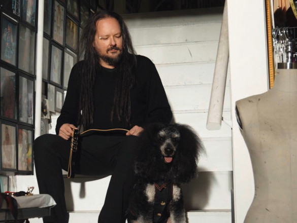 Metalová kolekce doplňků pro psy! Prsty v tom má Jonathan Davis z Korn