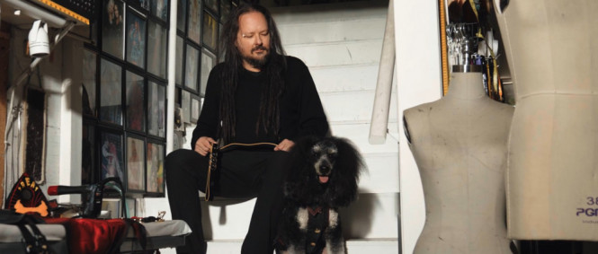 Metalová kolekce doplňků pro psy! Prsty v tom má Jonathan Davis z Korn
