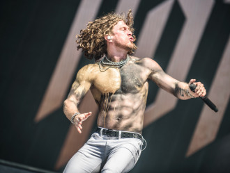 Nothing More přijedou do Prahy ukázat aktuální desku a zpěvák Jonny svoji muskulaturu