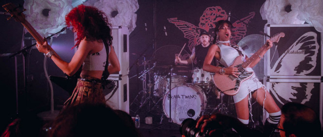 RECENZE: Nova Twins - Parasites & Butterflies