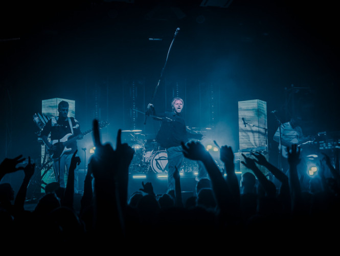 Enter Shikari překvapili nočním dropem alba 