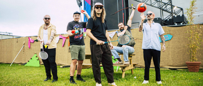 Idles se v létě opět vrátí do Česka, troufnou si na Forum Karlín