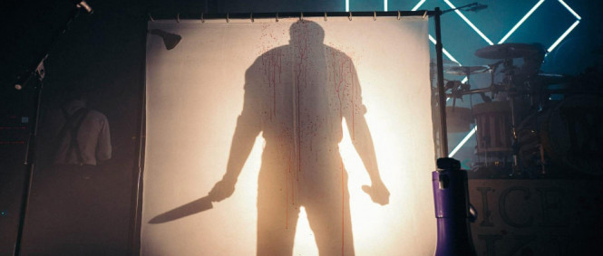 Od motorový pily až po točení lidským plodem na pupeční šňůře. Koncert Ice Nine Kills byl opět hororovou přehlídkou.