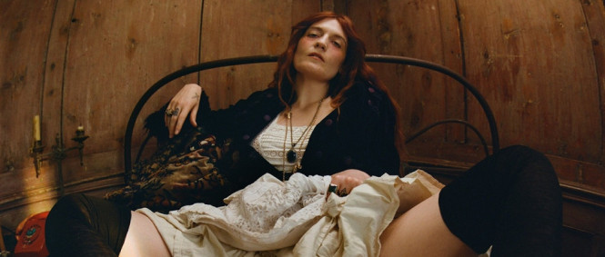 Florence + The Machine míří konečně poprvé do Prahy a rovnou s novým albem